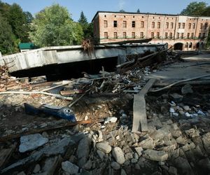 Sprzątanie po powodzi w miejscowości Lądek-Zdrój