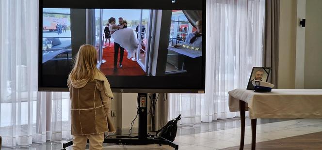 Pogrzeb sierżanta Kamila Zasady. Tragicznie zmarłego policjanta żegnały tłumy