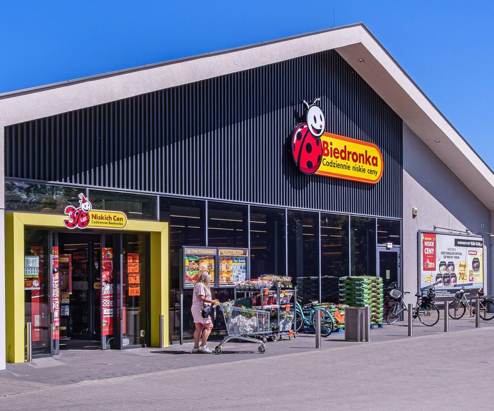 Promocje w Biedronce na nowy tydzień. Produkty na grilla, masło i słodycze w niskich cenach