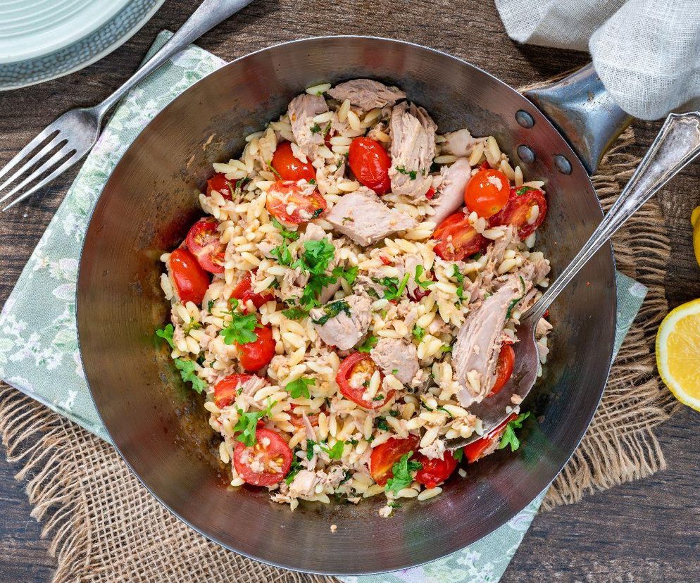 najlepsza sałatka z tuńczykiem i orzo