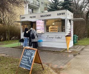 Budka z pączkami na Ursynowie