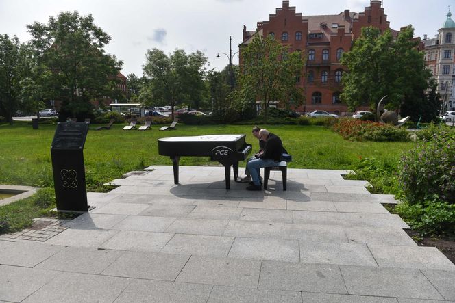 Fortepian przed Urzędem Miasta to prawdziwy hit!