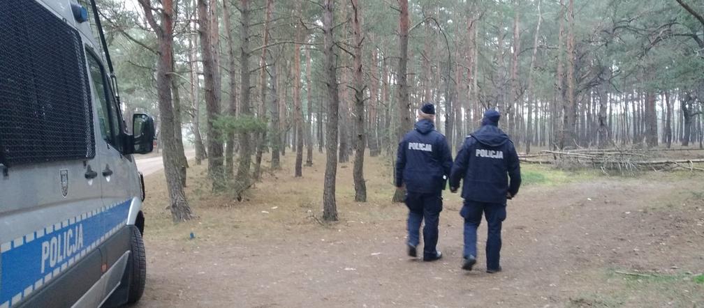 89-latek postawił na nogi policjantów z Torunia. Znaleźli go w lesie