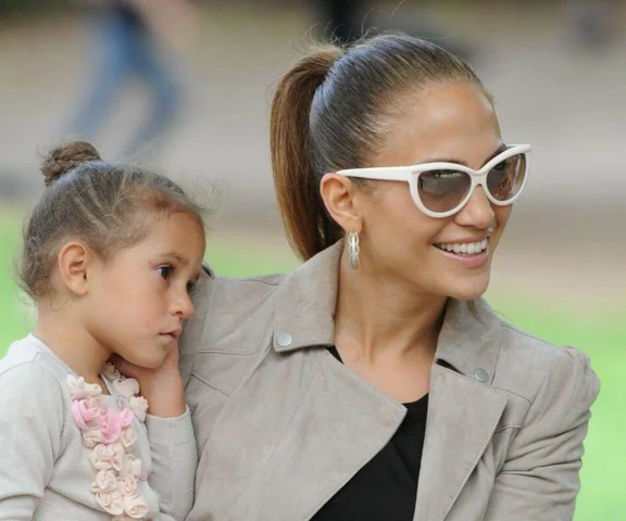 Dzieci Jennifer Lopez są już prawie pełnoletnie! Tak dziś wyglądają Emme i Max!