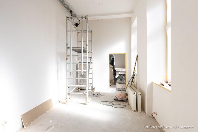Przedłuża się remont III LO w Rzeszowie
