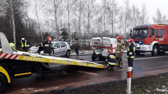 Groźny wypadek na DK 25 pod Bydgoszczą! Cztery osoby trafiły do szpitala! [ZDJĘCIA]