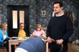 Barwy szczęścia odc. 3040. Małgorzata (Adrianna Biedrzyńska), Jerzy (Bronisław Wrocławski), Emilka (Jessica Frankiewicz), Herman (Maciej Raniszewski)