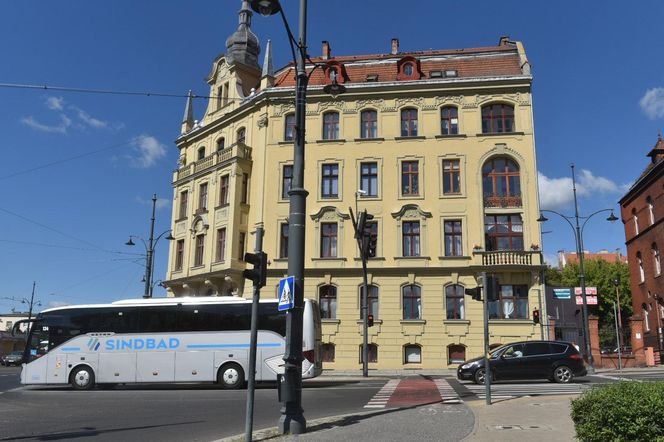 Strzelał do ludzi w Toruniu. Dziennikarz Marcin Lewicki jednym z poszkodowanychStrzelał do ludzi w Toruniu. Dziennikarz Marcin Lewicki jednym z poszkodowanych