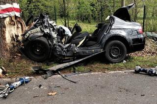 Potworny wypadek w Mikołowie. Nie żyje 33-latek. Z bmw niewiele zostało