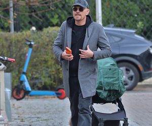 Krzysztof Ibisz z rodziną na spacerze