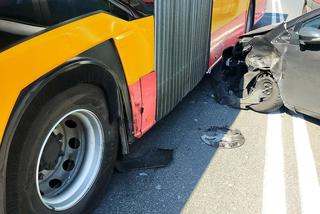 Wypadek w centrum Warszawy! Pijany kierowca wjechał w autobus pełen pasażerów