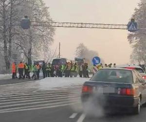 Rośnie frustracja kierowców tirów czekających na wyjazd z Polski do Ukrainy