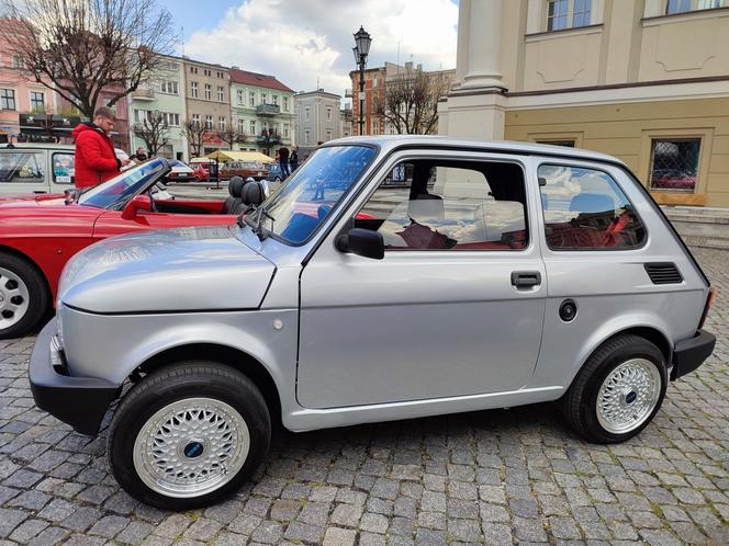Początek sezonu fanów motoryzacji z czasów PRL