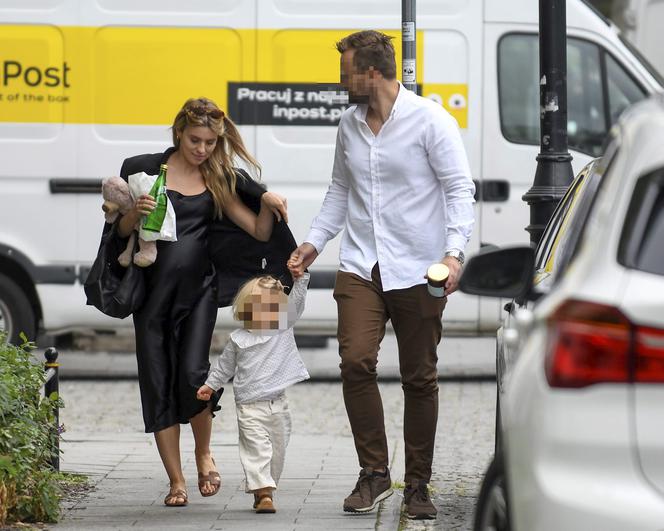Kasia Tusk z mężem i córeczką w Warszawie