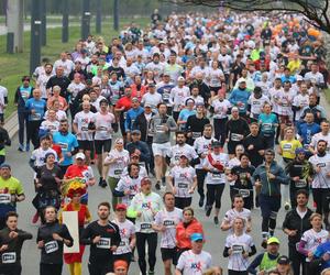 28 kwietnia na łódzkie ulice wybiegną tysiące biegaczy. Znamy trasę DOZ Maratonu Łódź 2024