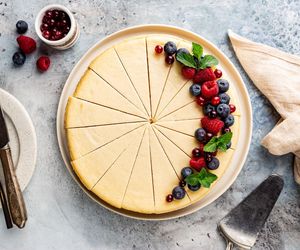 Wyborny sernik Ani Starmach z 3 składników. Pyszny, kremowy i równy jak stół 