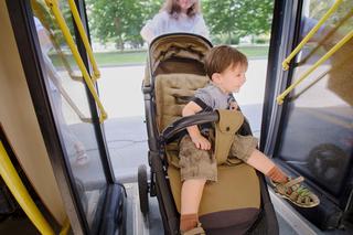 Wrocław: kierowca wyprosił matkę z dwójką dzieci z autobusu. Powód zaskakuje 