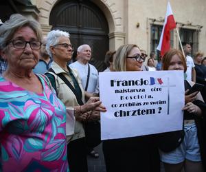 Rodzice Andrzeja Dudy na proteście