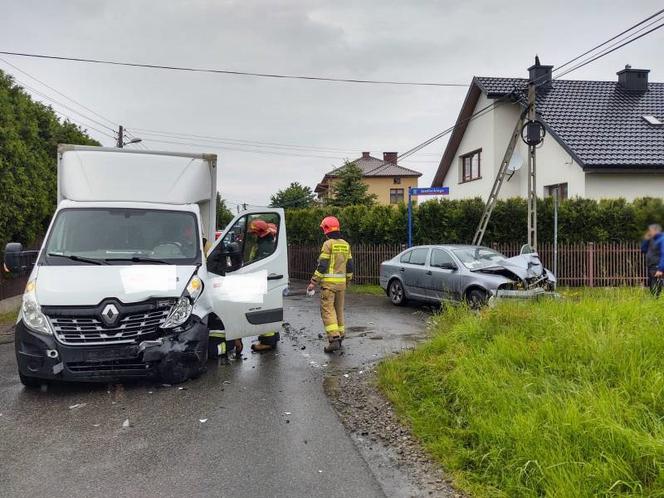 Nowy Sącz. Zderzenie dostawczaka z osobówką na ulicy Prusa