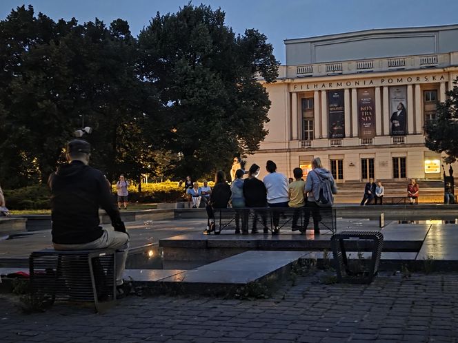 Muzyka, światło i woda w sercu Bydgoszczy. Ta fontanna naprawdę gra!