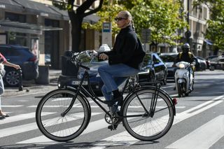 Katarzyna Warnke na giga obcasach łamie przepisy