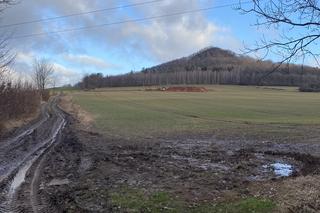 Wielki słup stanie w Krainie Wygasłych Wulkanów. Symbol tego miejsca zostanie zniszczony