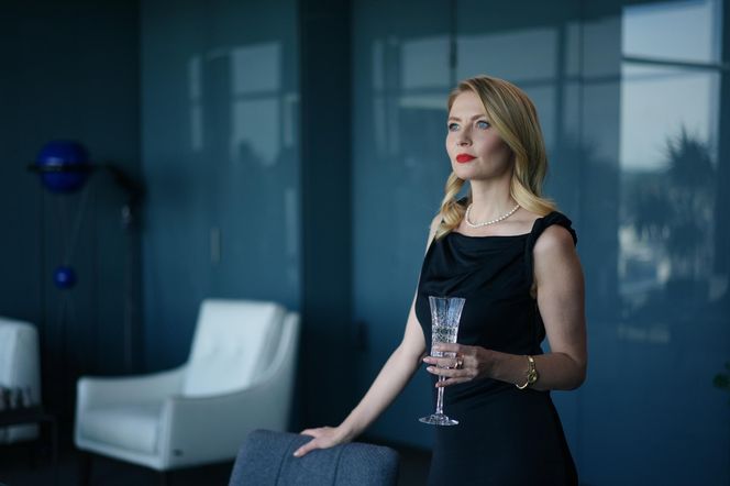 Przyjaciółki, 26 sezon, odcinek 303. Ewa Saklska (Karolina Chapko)