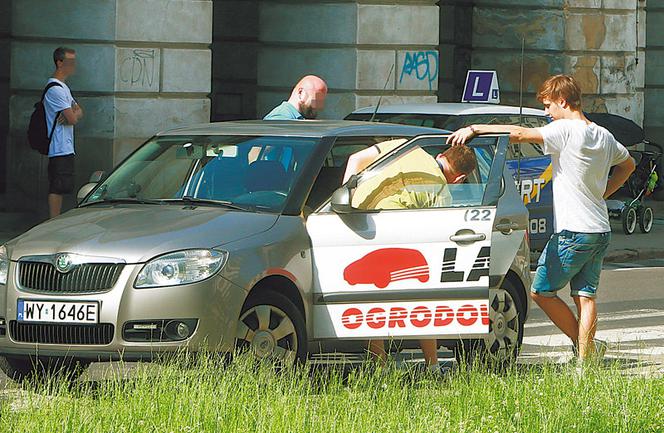 Rodzinka.pl. Maciek Musiał w serialu jeździł bez prawka