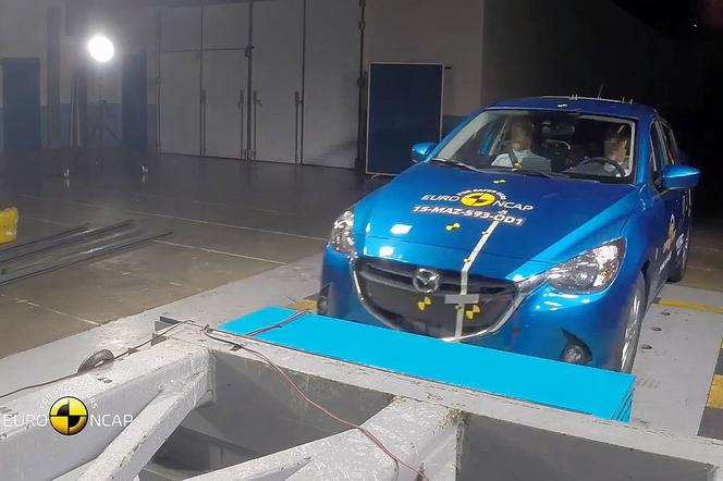 Mazda 2 rozbita przez Euro NCAP