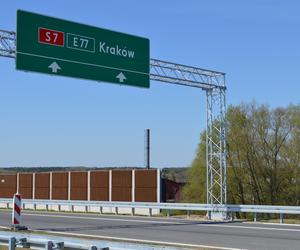 Ostatnie prace na środkowym odcinku S7 między Warszawą i Grójcem