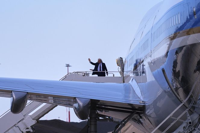 Trump wsiadł do samolotu natychmiast po pogrzebie papieża
