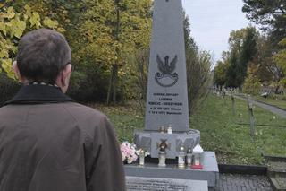 Wszystkich Świętych 2023. Na grobach osób zasłużonych dla Białegostoku złożono kwiaty [ZDJĘCIA]