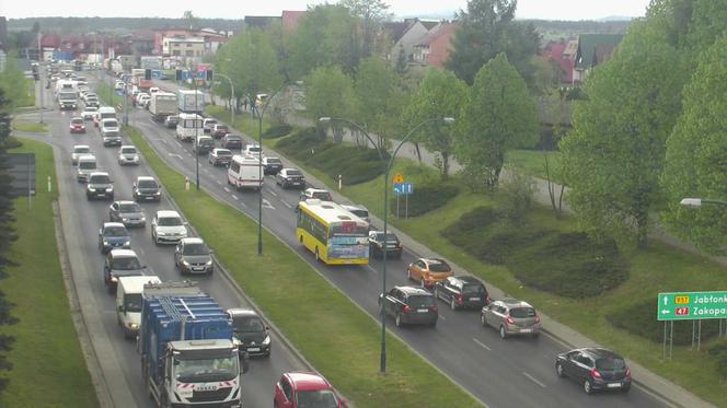 Potężny karambol na zakopiance, jedna osoba nie żyje, wielu rannych