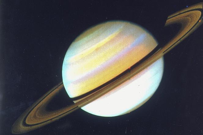 Saturn w opozycji