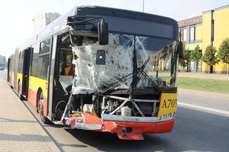 Groźny wypadek w Warszawie! Ciężarówka zmiażdżyła autobus na Bródnie