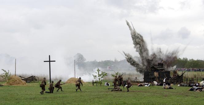 Rekonstrukcja bitwy pod Łomiankami 2015 [ZDJĘCIA]