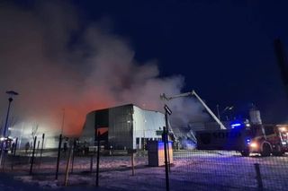 Gigantyczny pożar hali w Bydgoszczy. Co dalej z pracownikami? Jasne stanowisko firmy