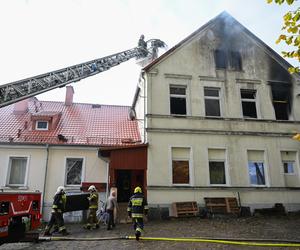 Pożar zabytkowego pałacyku na Pomorzu. Ewakuowano 20 osób, nie żyje jedna osoba