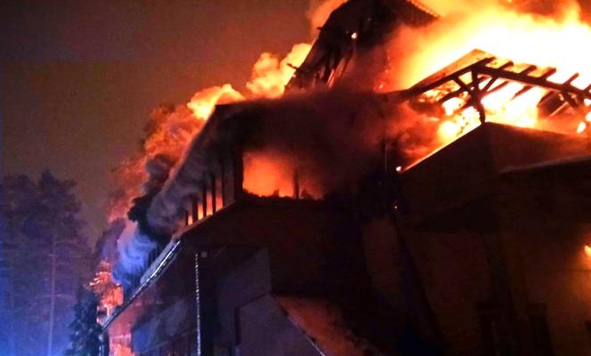 Pożar hotelu nad jeziorem Necko w Augustowie