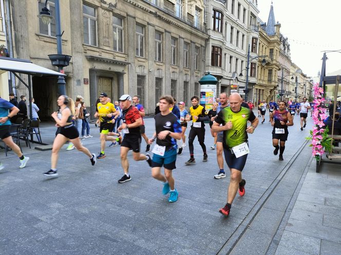 Rossmann Run 2025. Tłumy biegaczy wzięły udział w biegu ulicą Piotrkowską