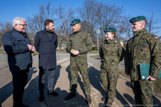 Żołnierze przeprowadzili zwiad w Krakowie. Są pierwsze ustalenia w sprawie mostu