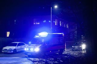 Agresywny mężczyzna ruszył na policjantów w Sosnowcu. Padły strzały. Napastnika nie udało się uratować