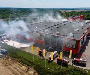 Służby ostrzegają! Alarmowy poziom amoniaku w związku z pożarem w Krośnie