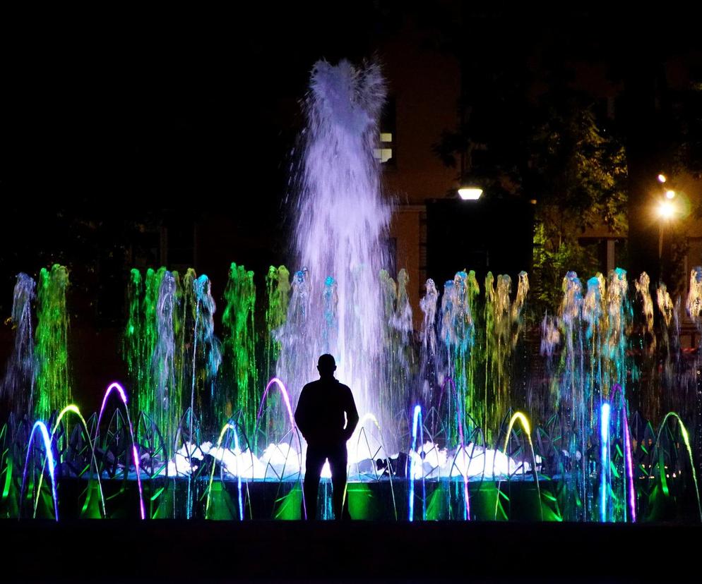 Lublin: Harmonogram pokazów fontanny multimedialnej na Placu Litewskim – sierpień 2022