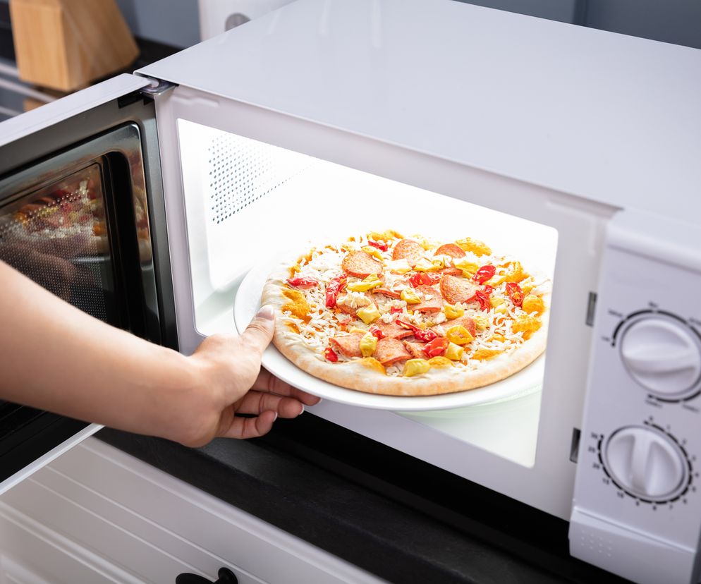 Pizza z mikrofali: łatwy przepis na pizzę w 1 minutę