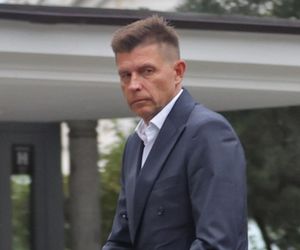  Petru śmiga na hulajnodze 