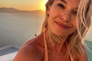 Joanna Kuberska (Julka z M jak miłość) na wakacjach na Santorini odsłoniła biust