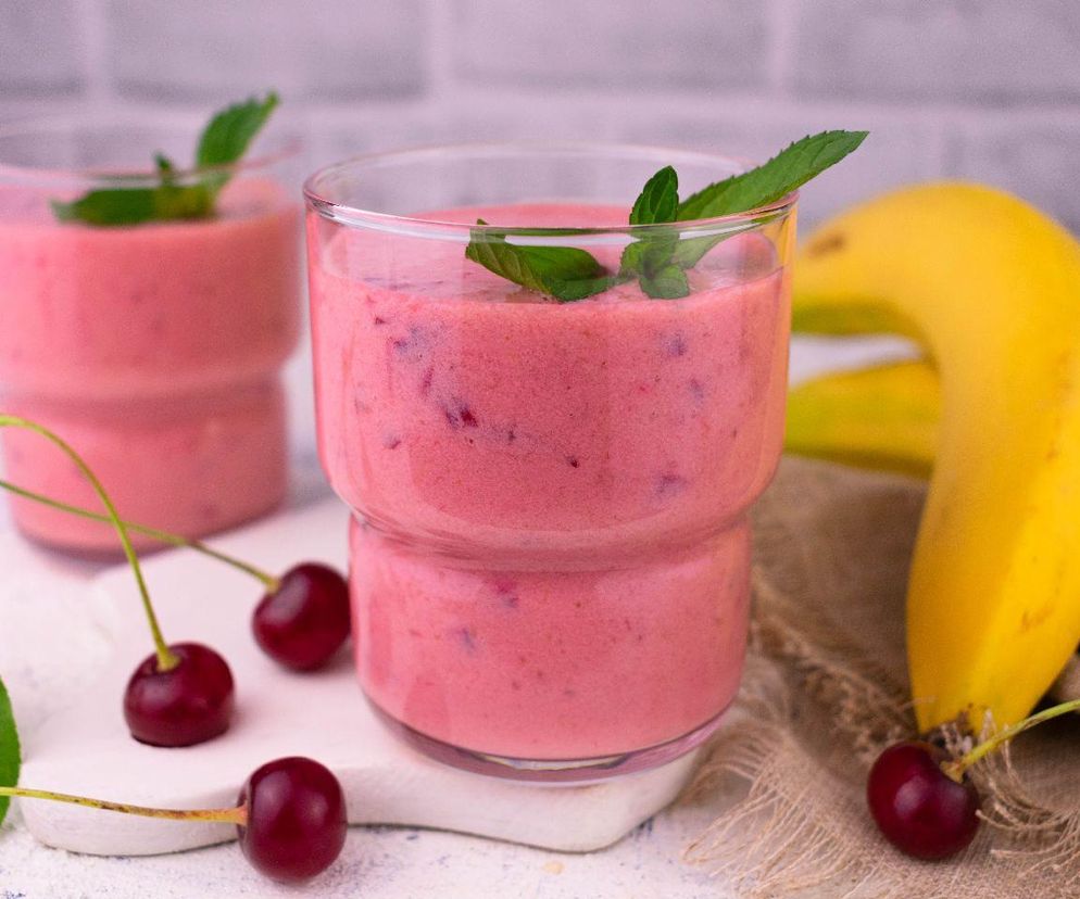 koktajl z wiśni i banana