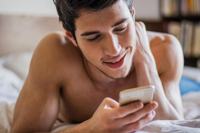 Pikantne SMS-y do mężczyzny na walentynki 2024