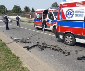 Trzy auta zderzyły się na Wale Miedzeszyńskim w Warszawie. Kierująca peugeotem była pijana. Trzy osoby w szpitalu
